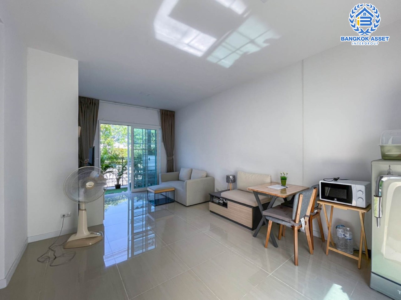 *****ทาวน์เฮ้าส์มือสองย่านสมุทรปราการ ม.พฤกษาวิลล์ บางนา-เอแบค บนเนื้อที่ 16.1 ตร.ว. ฟังก์ชัน 2 ห้องนอน 2 ห้องน้ำ 1 ที่จอดรถ วิวหน้าบ้านเป็นสวน บนทำเลเดินทางสะดวก เชื่อมต่อถนนบางนา-ตราด เข้าเมืองสะดวก ใกล้จุดขึ้นลงทางด่วน "บางนา" และ "เซ็นทรัลบางนา"